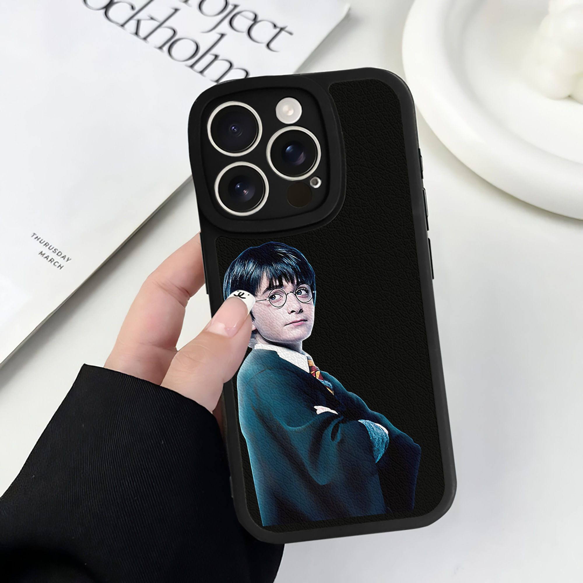 （画像用） Harry Potter ハリー・ポッターシリーズ 【iPhone 16シリーズ対応】シリコンスマホケース（レザー調） 材質：シリコン